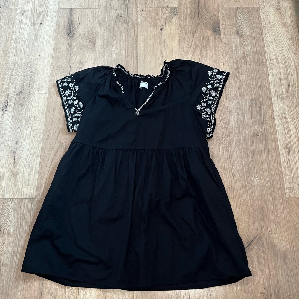 Old Navy Black Embroidered Puff-Sleeve Dress
